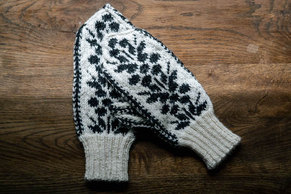 編み込み模様のミトン